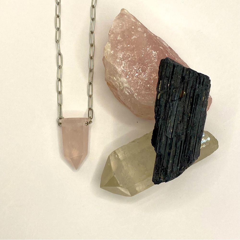 Rose quartz point necklace